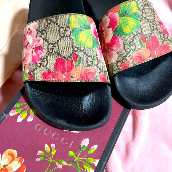 Gucci Shoes Gucci Gg Blooms Supreme Floral Slides Poshmark